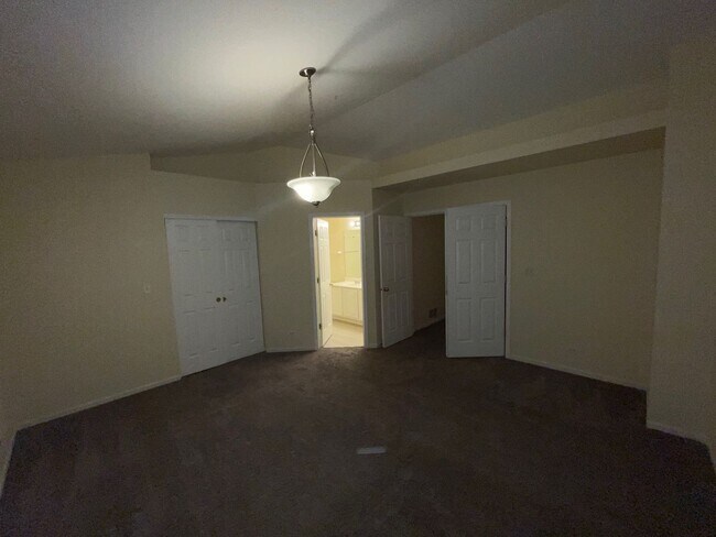 Building Photo - 2244 Daybreak Dr