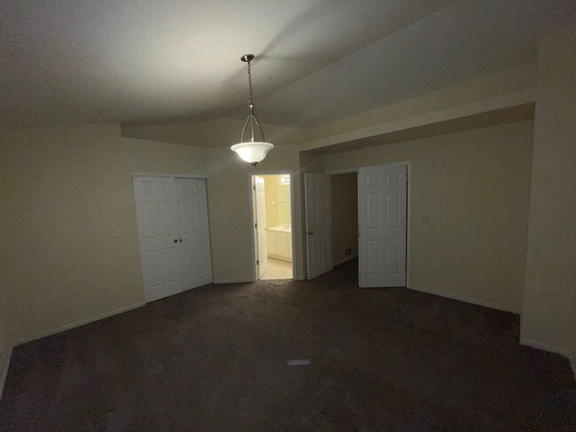 Building Photo - Daybreak- Ogden Pointe 2BR 2.5BA + Bonus R...