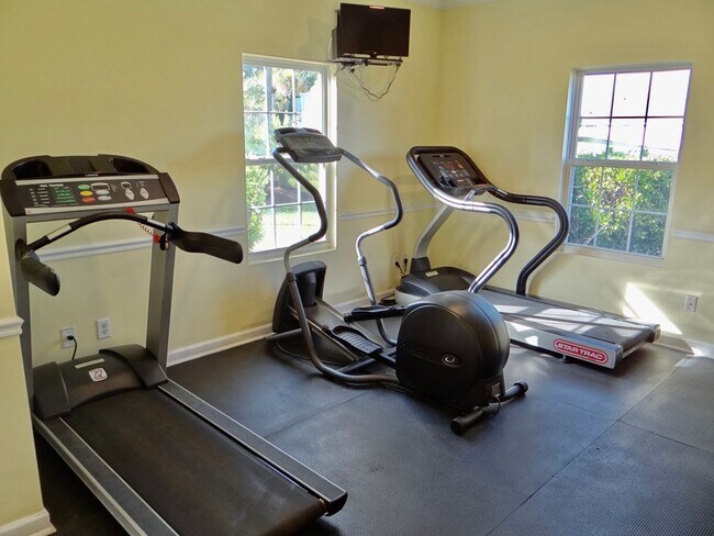 Building Photo - All Inclusive Seasonal Rental Available 11...
