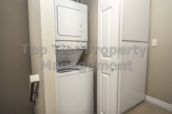 Building Photo - Very nice 2 bed / 2.5 bath / 1,185 sqft Walnut Creek Townhouse in desirable Main Chance Estates D...