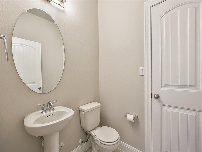 Building Photo - 15601 Cabrillo Way