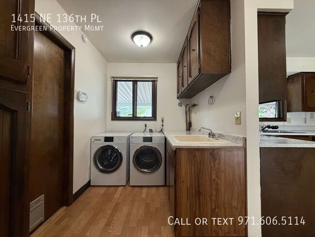 Building Photo - 1415 NE 136th Pl