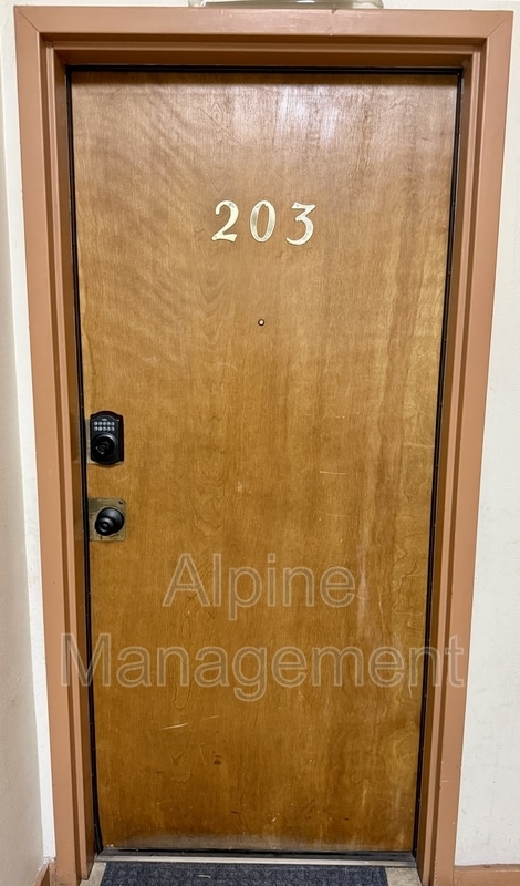 Building Photo - 2315 Mission St