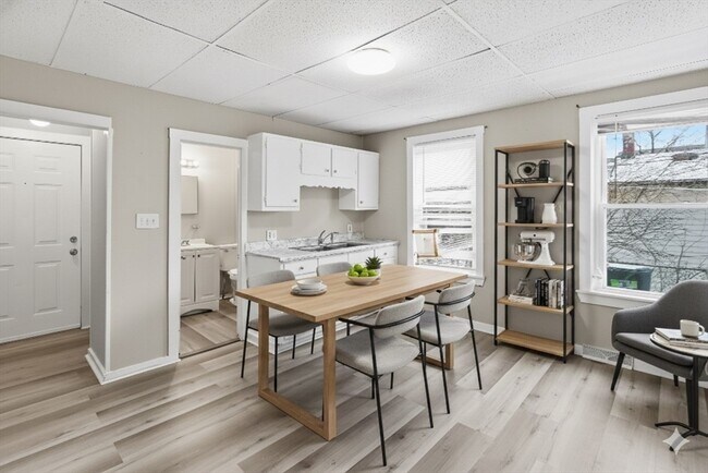 Building Photo - 14 Hacker St