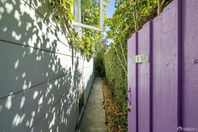 Building Photo - 1742 Blake St