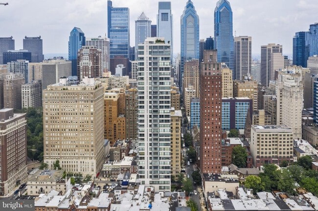 Building Photo - 1706 Rittenhouse Square