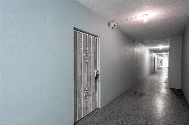 Building Photo - 950 S Kanner Hwy