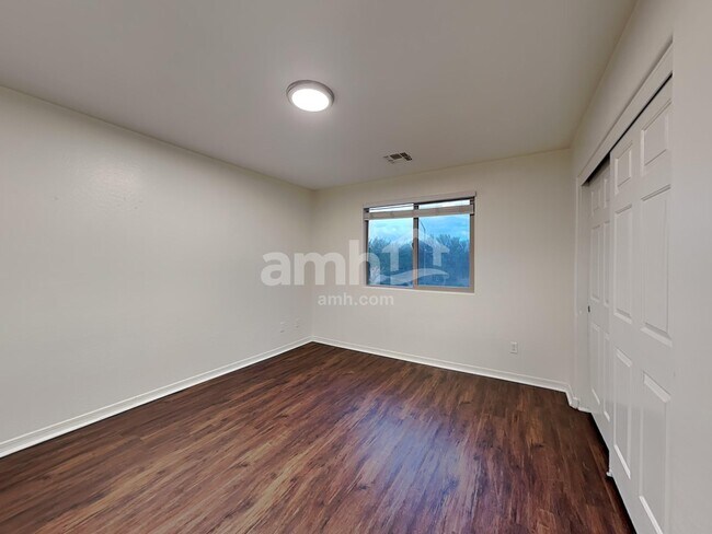 Building Photo - 4717 S Antonio