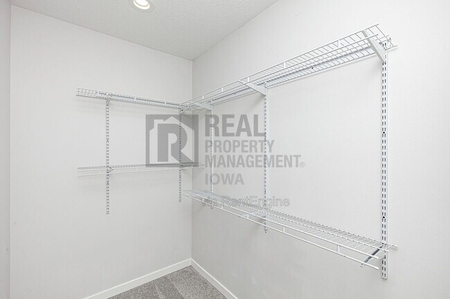 Building Photo - 6810 Bright St