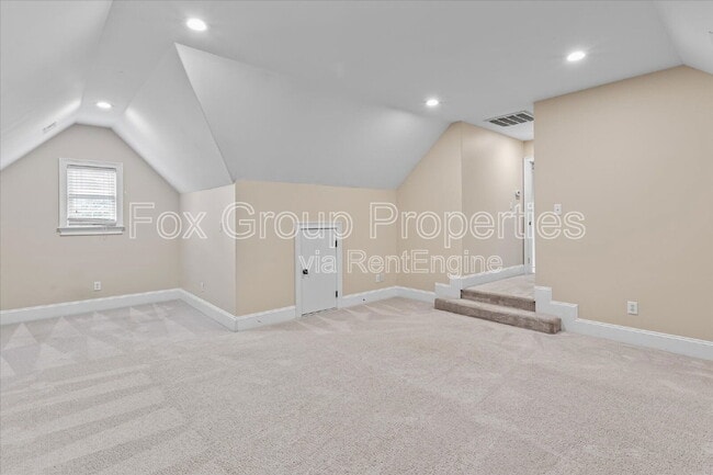 Building Photo - 7887 Mountain Shore Dr