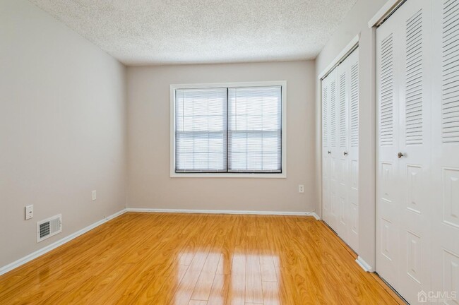 Building Photo - 15 Feiler Ct