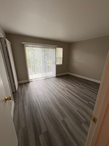 Building Photo - 303 Lee St