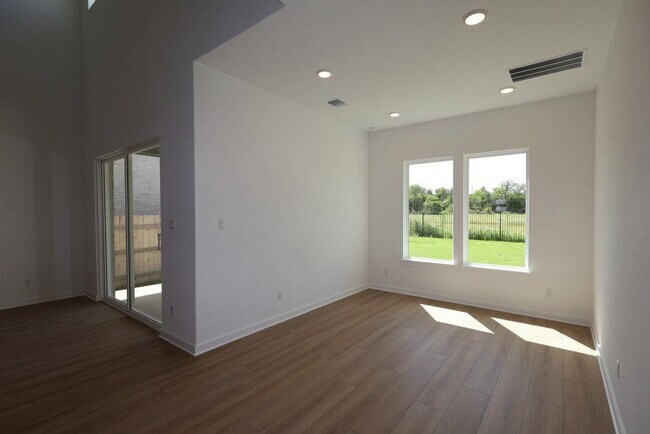 Building Photo - 2728 Cressman Cv