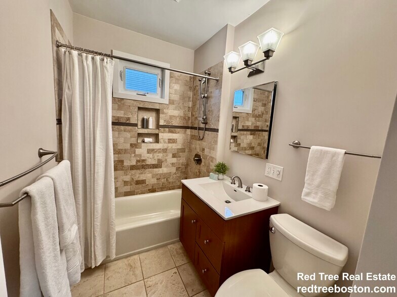 Building Photo - 324 Beech St