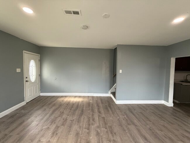 Building Photo - 519 Graff Ln