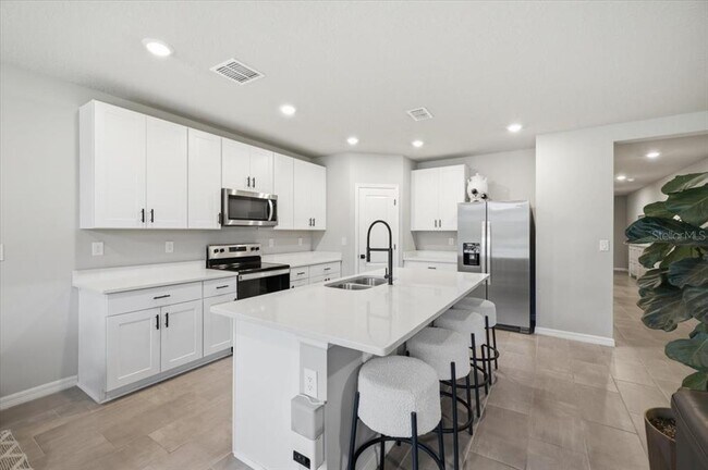 Building Photo - 10119 Daybreak Glen