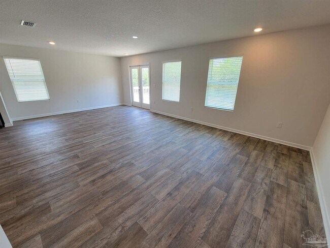 Building Photo - 5475 Merlin