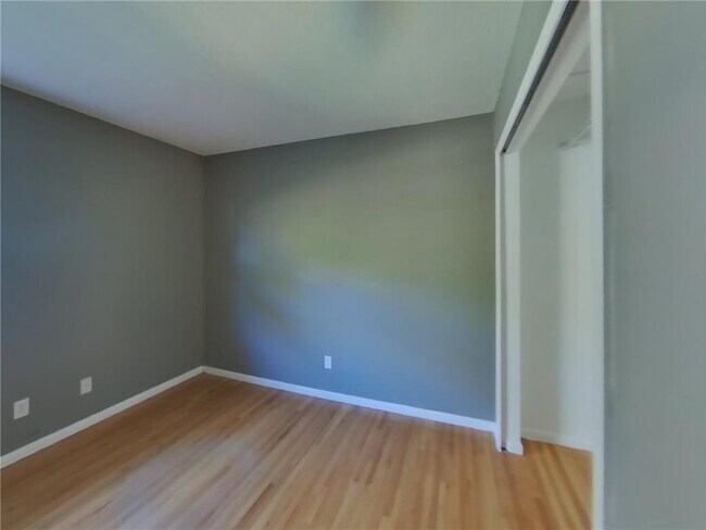 Building Photo - 3820 Union Terrace Ln N