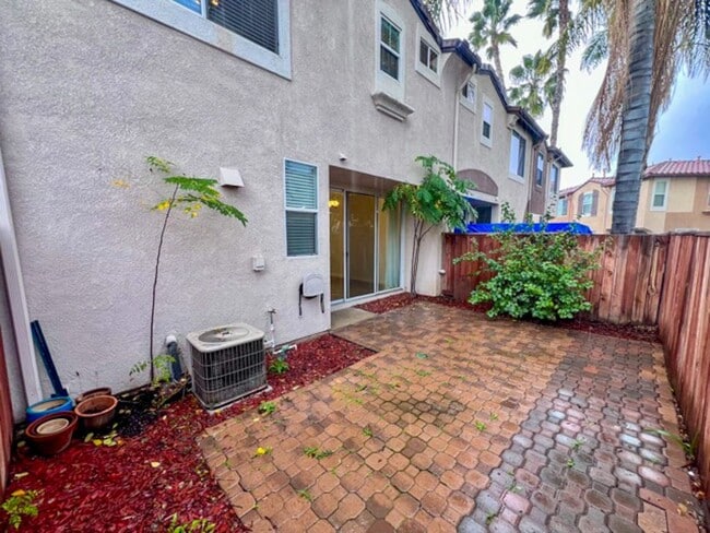 Building Photo - Beautiful 2 bedroom Condo located in Murrieta for LEASE