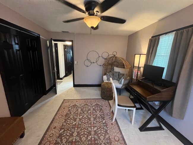 Building Photo - 1207 Riverbreeze Blvd