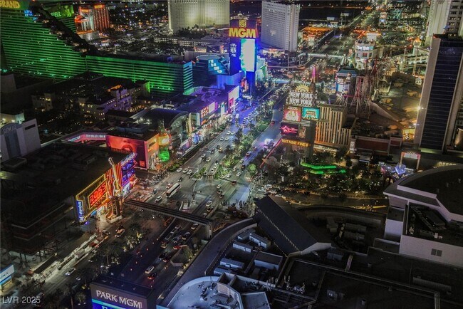 Building Photo - 3750 S Las Vegas Blvd