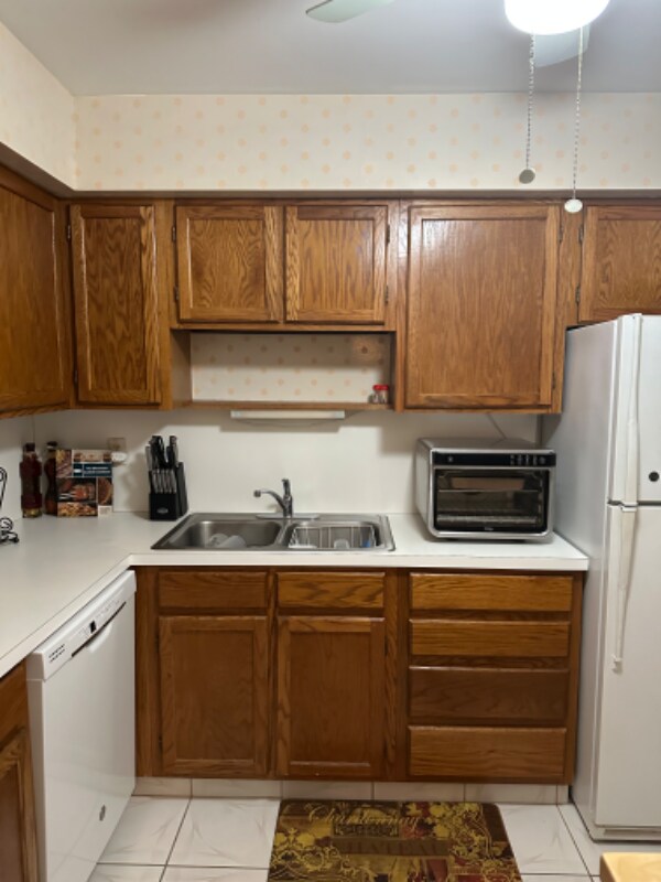 Building Photo - 9900 Pineapple Tree Dr