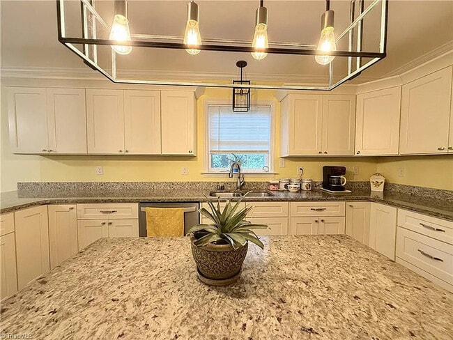 Building Photo - Earn Wealth While Leasing - Like a Homeowner - Lease to Own