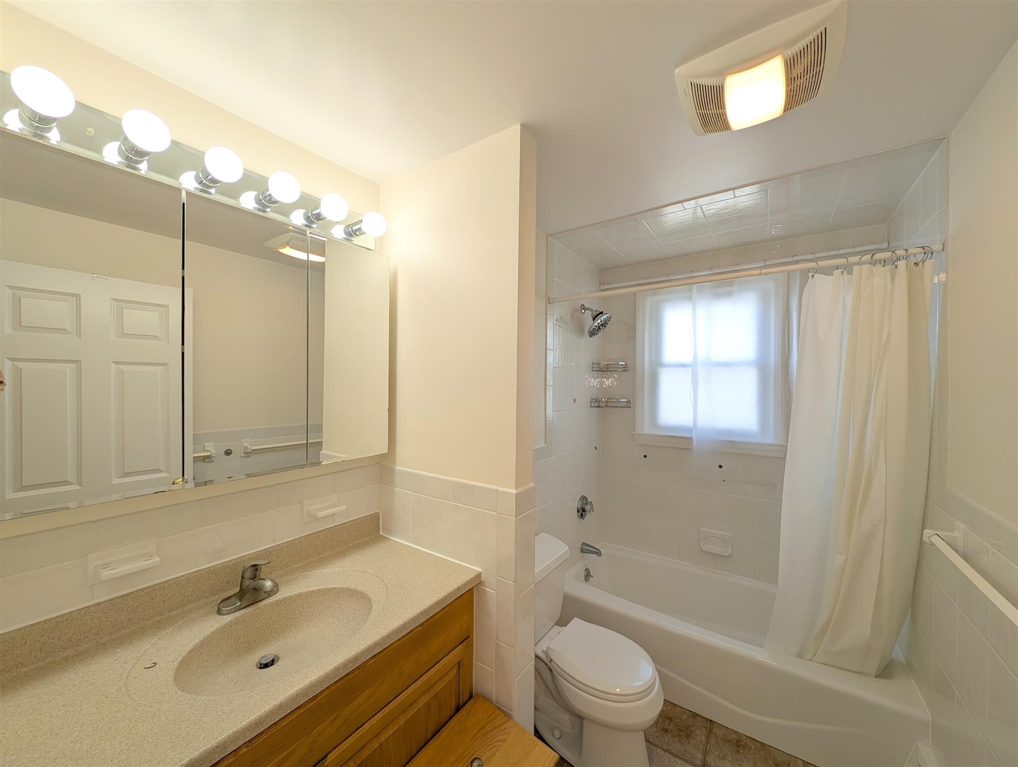 Building Photo - 5 Patrick St