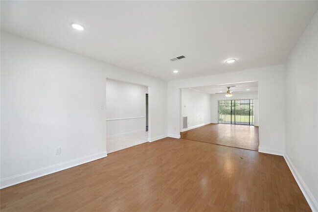 Building Photo - 6007 Claridge Dr