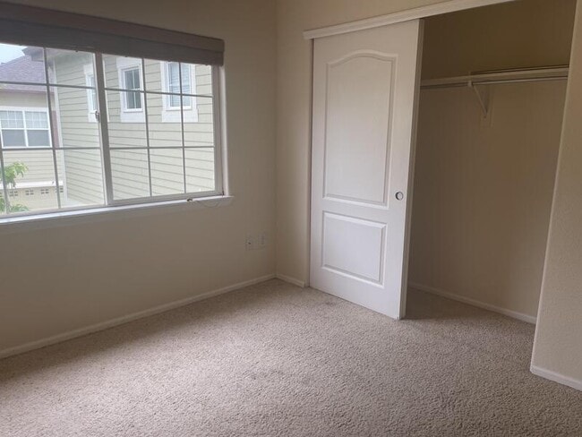Building Photo - Precision Dr, 3903 Unit F
