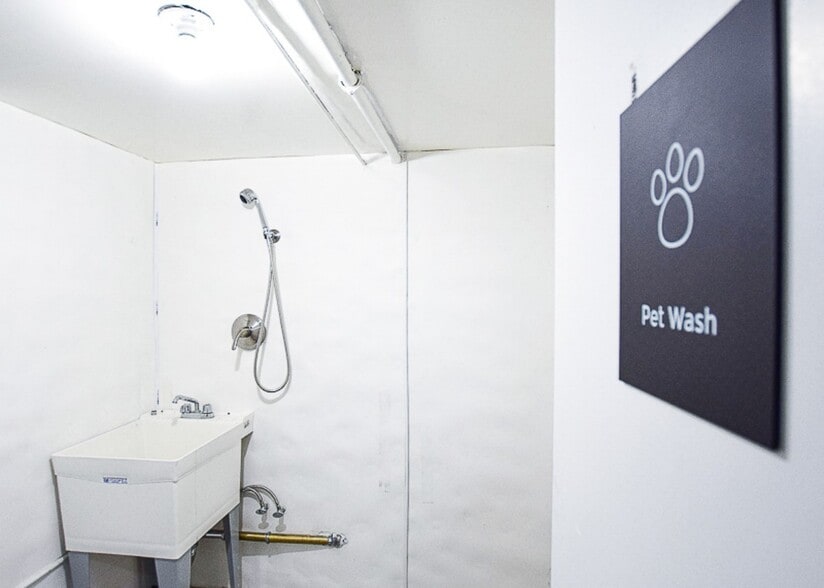 Building Photo - Central Park West