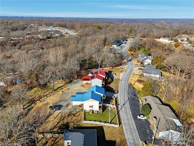 Building Photo - 14807 Dutchmans Dr