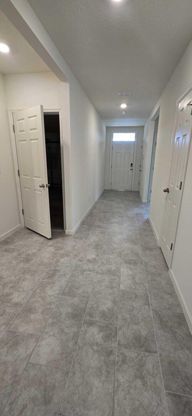 Building Photo - 528 Seafoam Cir
