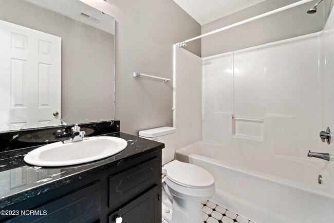 Building Photo - 122 Gooding Dr