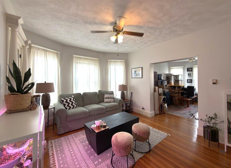 Building Photo - 9 Amaranth Ave