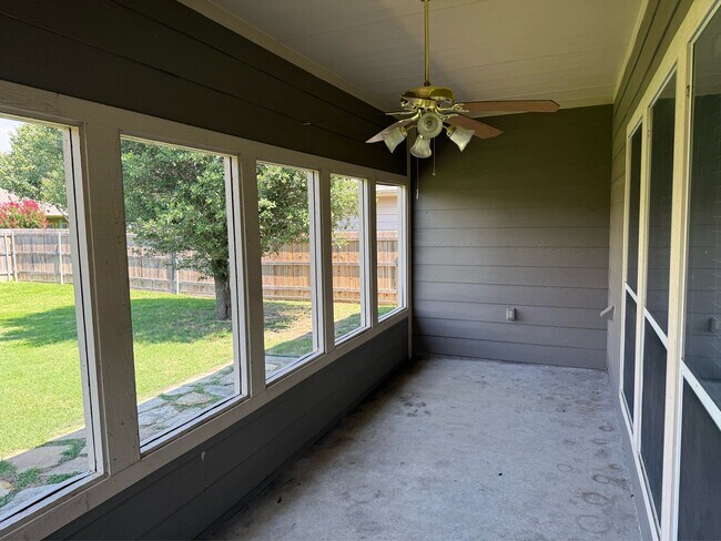 Building Photo - 9720 Colonywood Dr