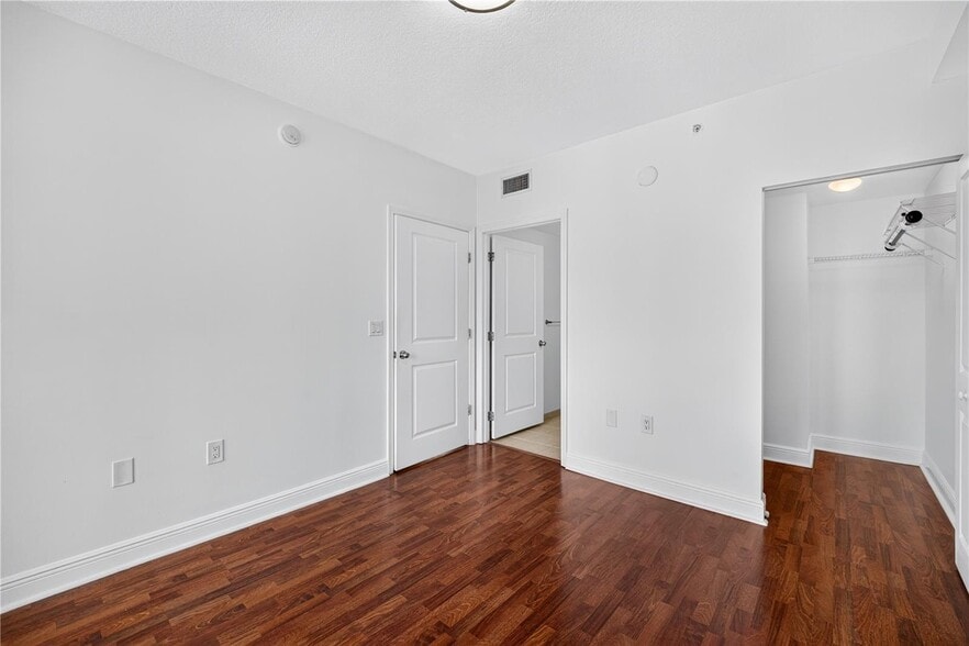 Building Photo - 1250 S Miami Ave