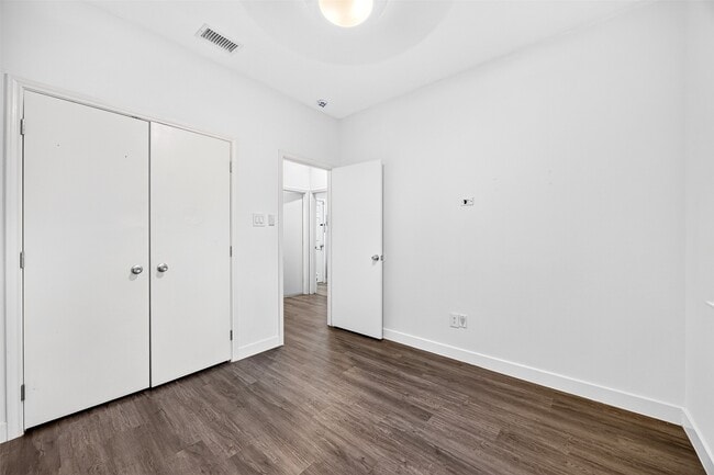 Building Photo - 18610 Autumn Hills Dr