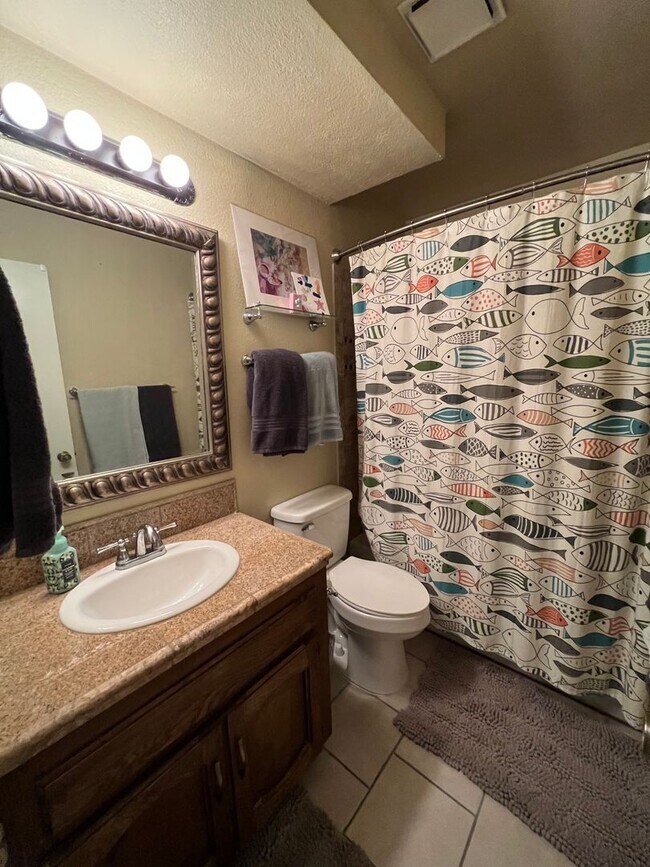 Building Photo - TOWNHOME IN MESA DEL SOL!
