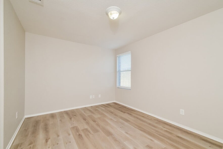 Building Photo - 705 Locustberry Dr