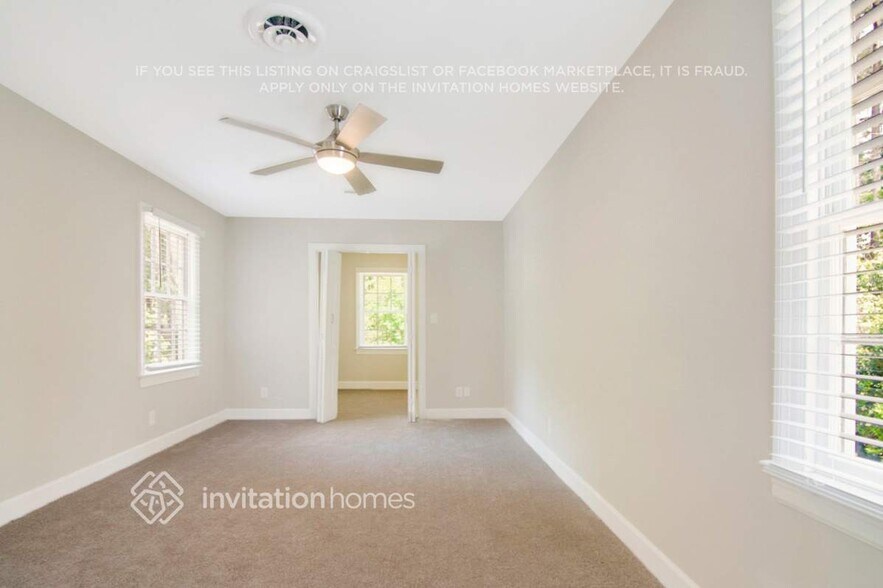 Building Photo - 5808 Heatherbrook Cir