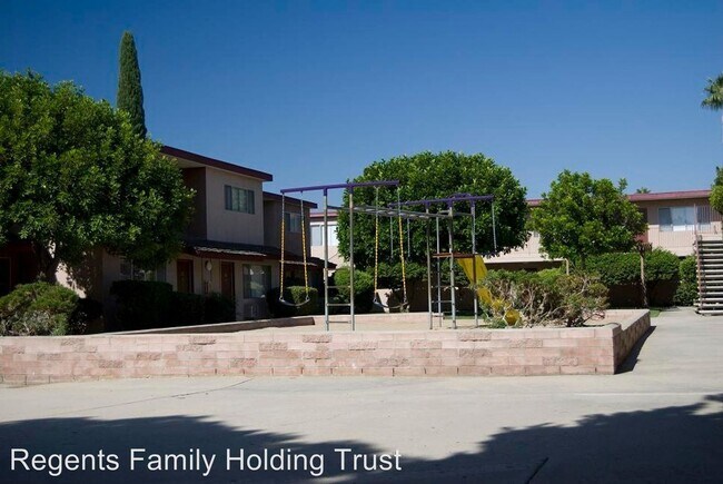 Building Photo - 460-460 Graves Ave