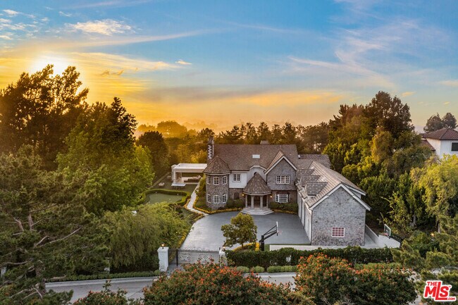 Primary Photo - 3170 Kings Ct