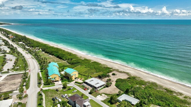 Building Photo - 1911 Cypress Ave