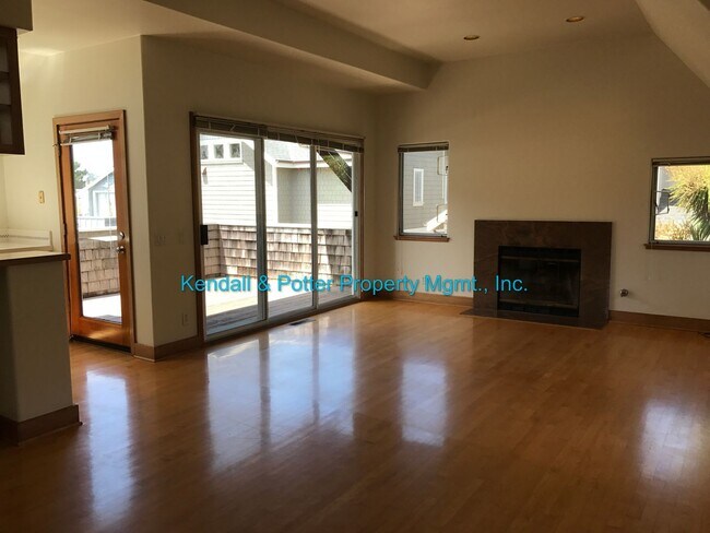 Building Photo - Unique Yacht Harbor 3bed/2bath Home with S...