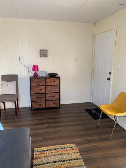 Building Photo - 409 Locust St