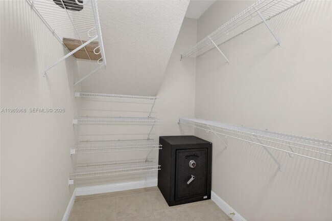 Building Photo - 7700 Monarch Ct