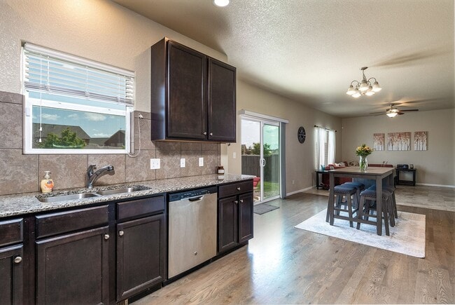 Building Photo - 7256 Red Cardinal Loop