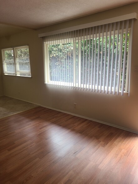 Building Photo - 2414 Hadley Ln