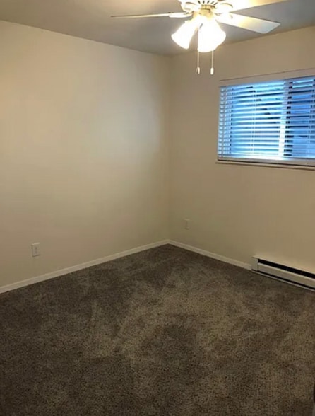 Building Photo - 925 Columbia Rd